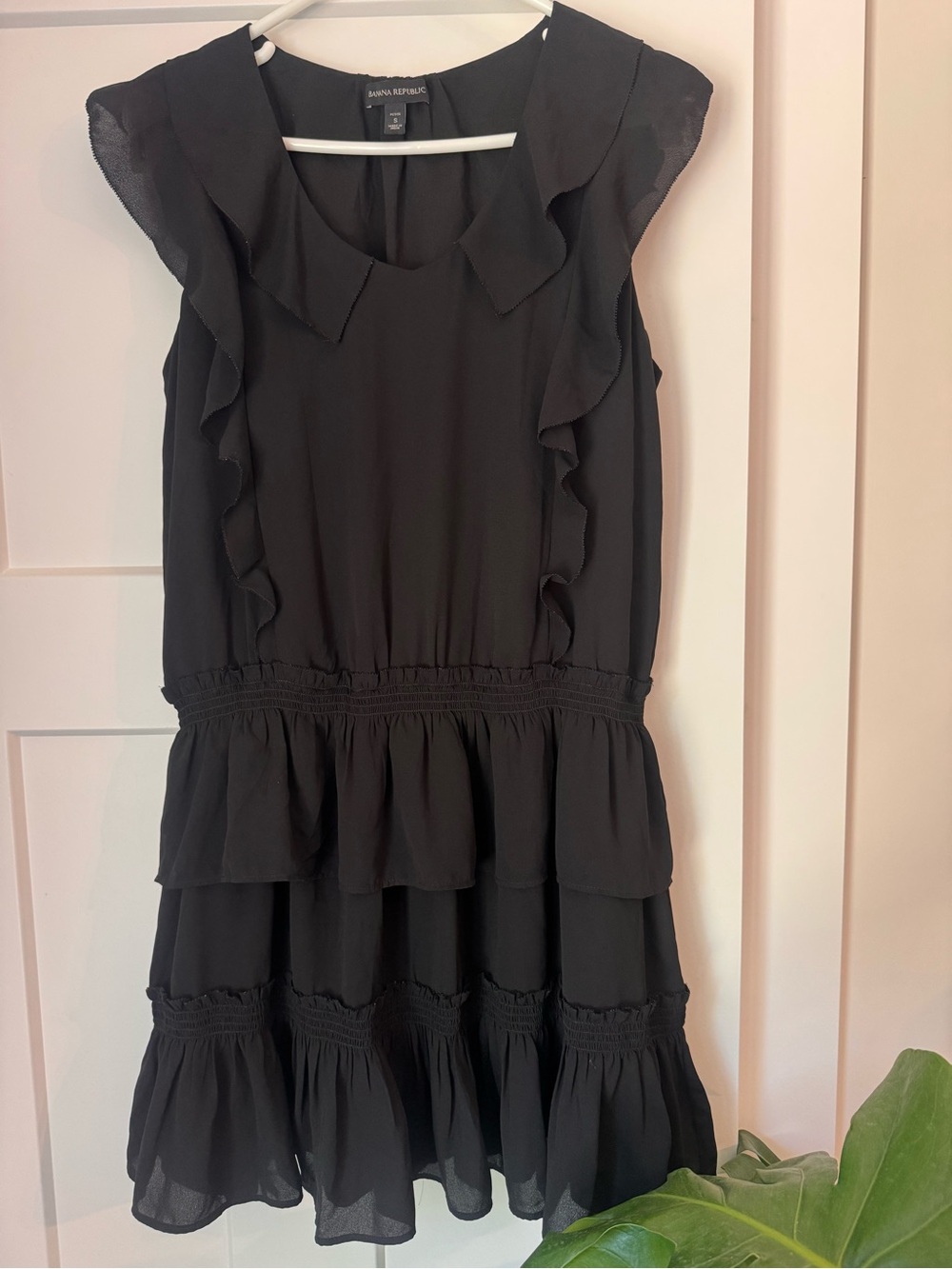 Banana Republic Black Ruffle Tiered Dress / Sz Petite Sm